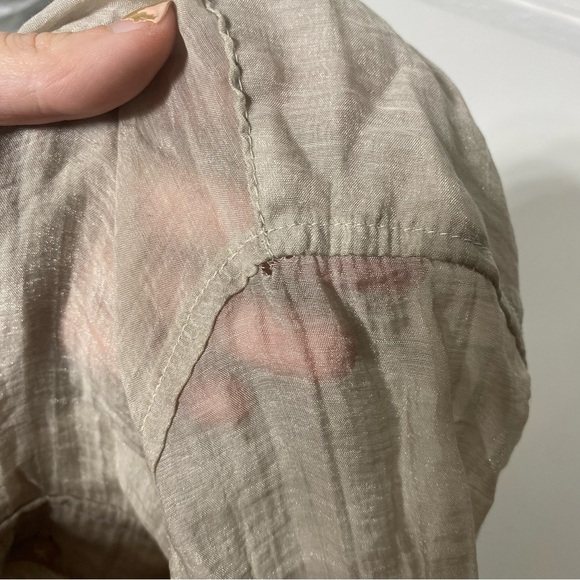 Shimmery Sheer Gold Lightweight Button Up Shirt Women’s Large Elegancia Pockets - Picture 8 of 8